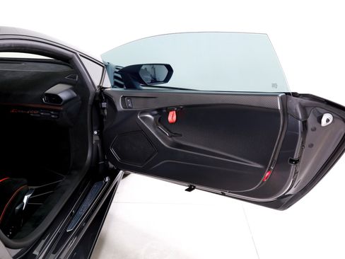 Used 2022 Lamborghini Huracan STO RWD image 16