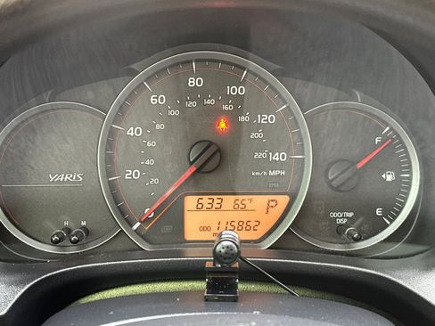 Used 2012 Toyota Yaris L image 23