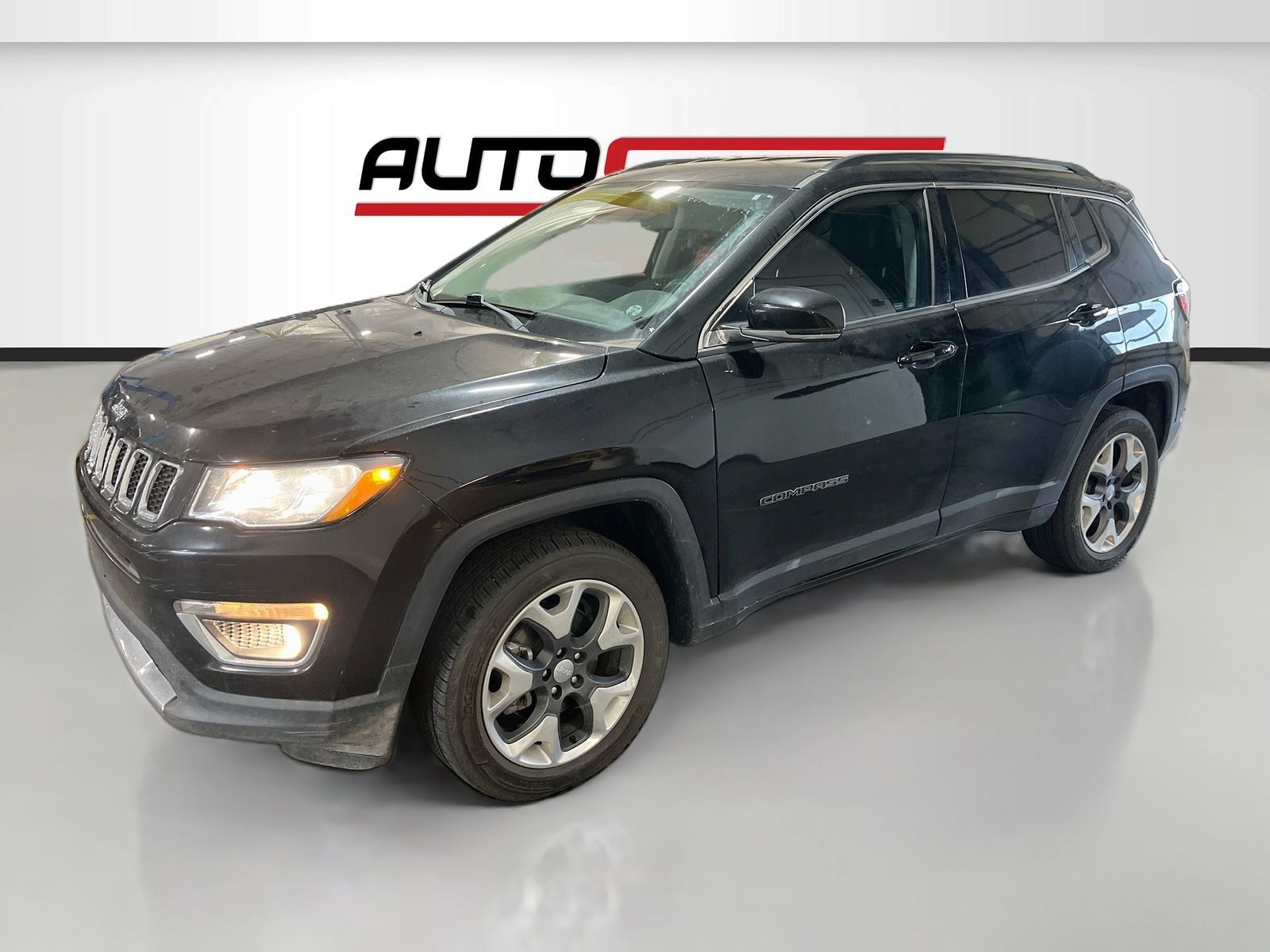Used 2019 Jeep Compass Limited w/ Safety & Security Group AWD/4WD image 3