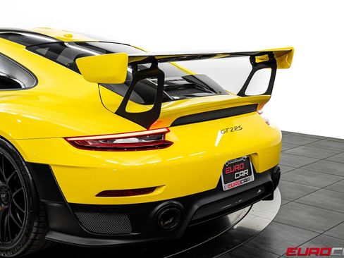 Used 2018 Porsche 911 GT2 RS RWD image 22