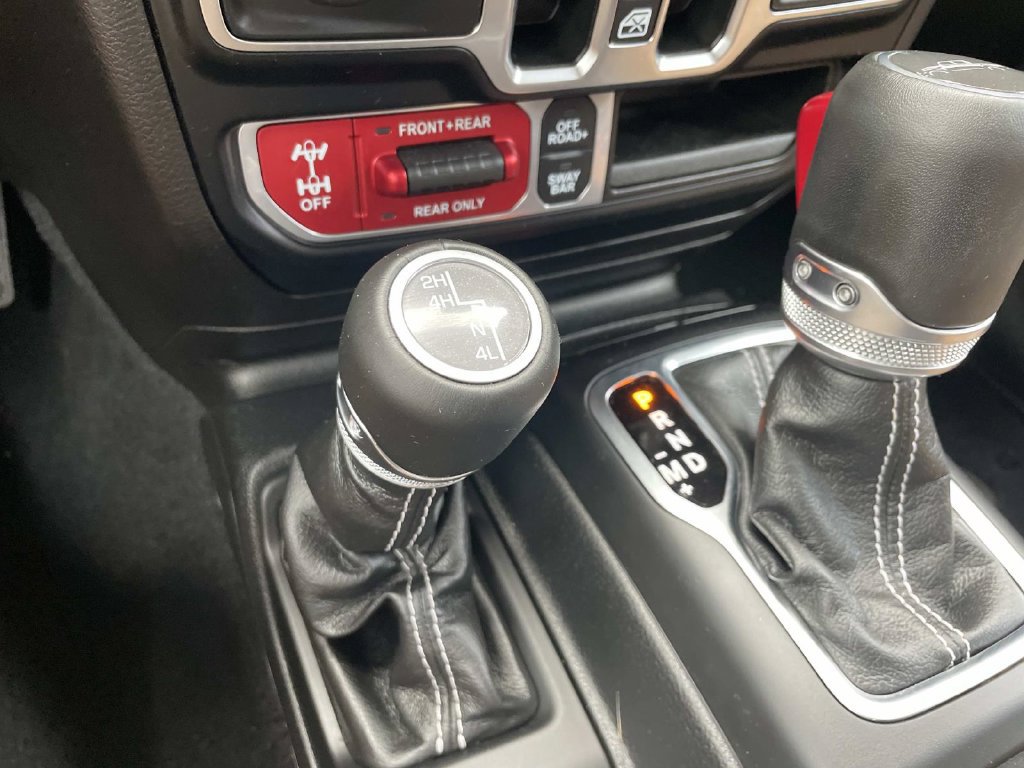 Used 2023 Jeep Gladiator Rubicon w/ Cold Weather Group AWD/4WD image 31