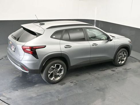 New 2026 Chevrolet Trax LT w/ Driver Confidence Package FWD image 40
