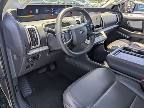 Used 2025 Ford Expedition Max Active AWD/4WD image 17