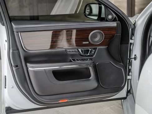 Used 2016 Jaguar XJ L Portfolio image 51