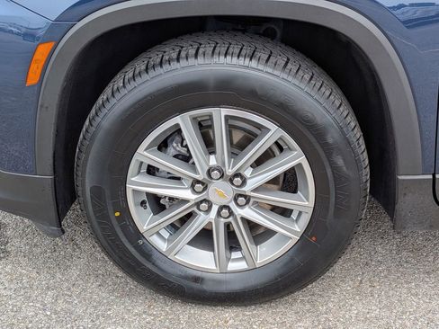 Used 2023 Chevrolet Traverse LT FWD image 11