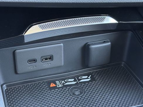 New 2026 Buick Envision Avenir image 7