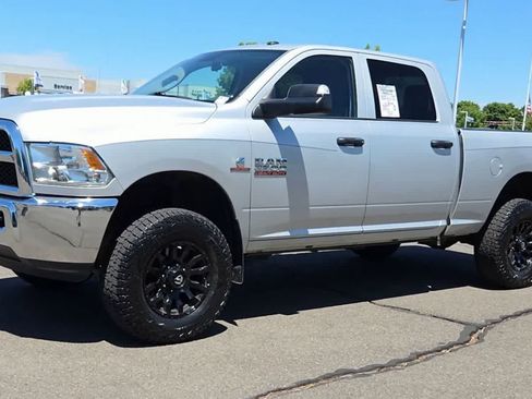 Used 2018 RAM 2500 Tradesman w/ Chrome Appearance Group AWD/4WD image 4