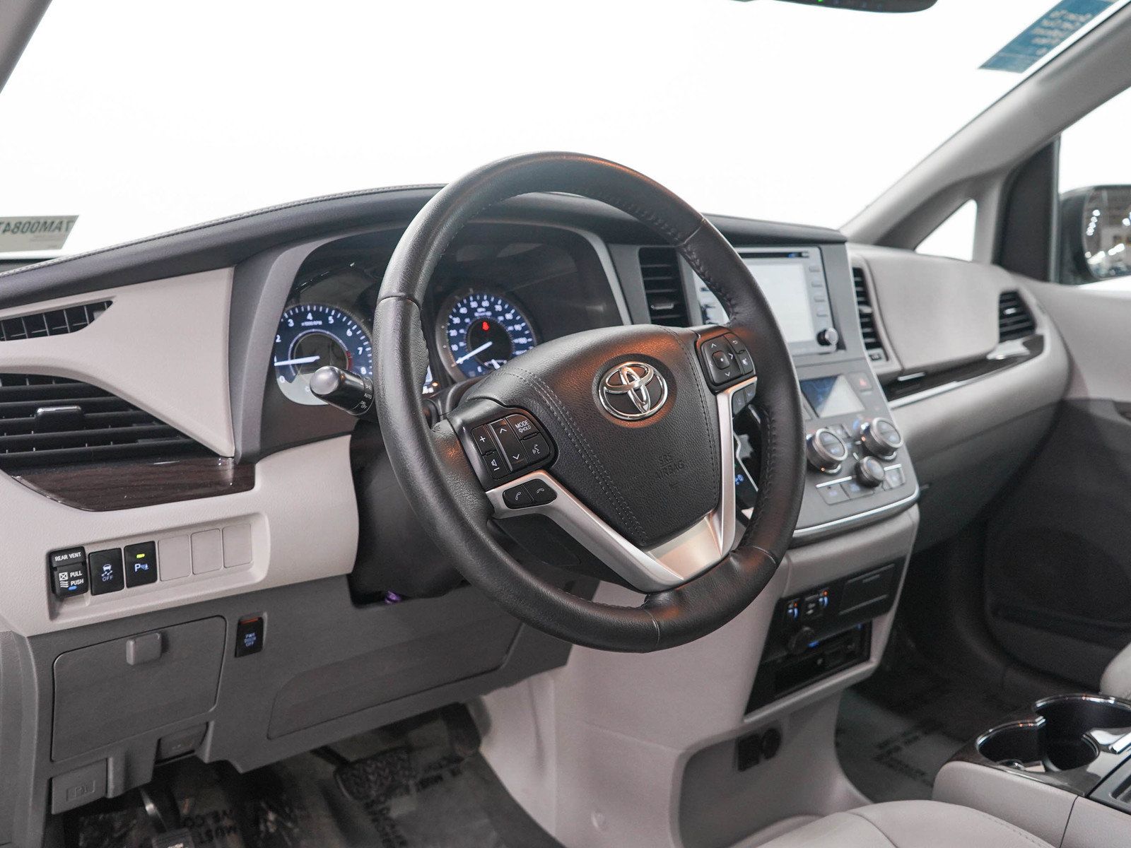 Used 2019 Toyota Sienna XLE Premium w/ Outdoor Package AWD/4WD image 26