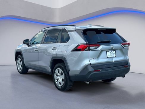 Used 2020 Toyota RAV4 LE FWD image 6
