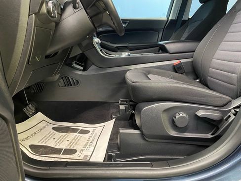 Used 2024 Ford Edge SE image 16