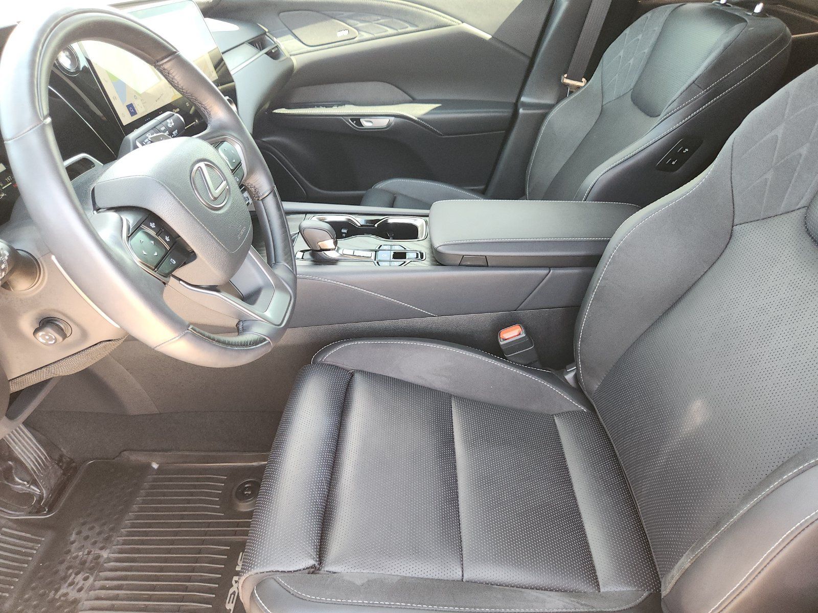 Used 2025 Lexus RX 450h AWD w/ Convenience Package image 15