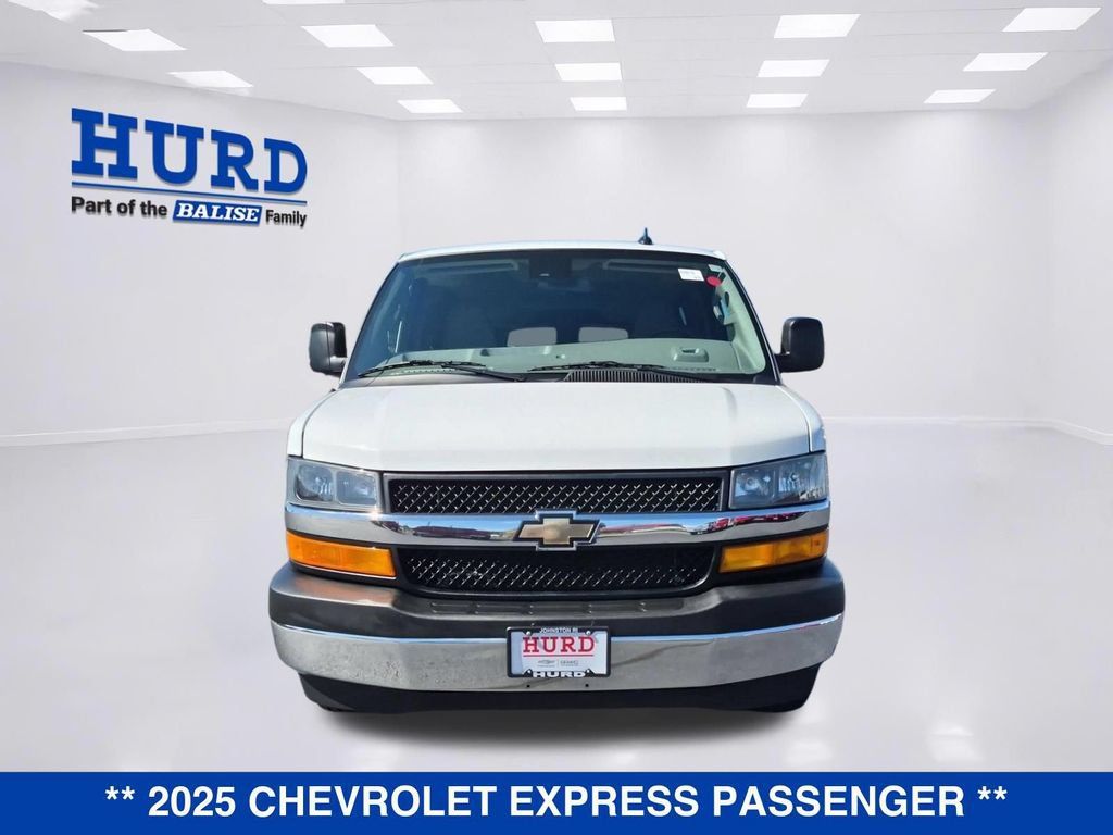 Used 2025 Chevrolet Express 3500 LT w/ LT Preferred Equipment Group RWD image 8