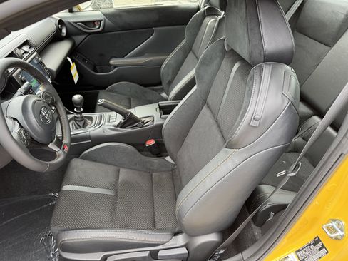 New 2026 Toyota GR86 YUZU Limited image 2