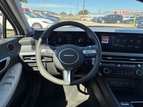Used 2025 Hyundai Sonata SEL FWD image 29