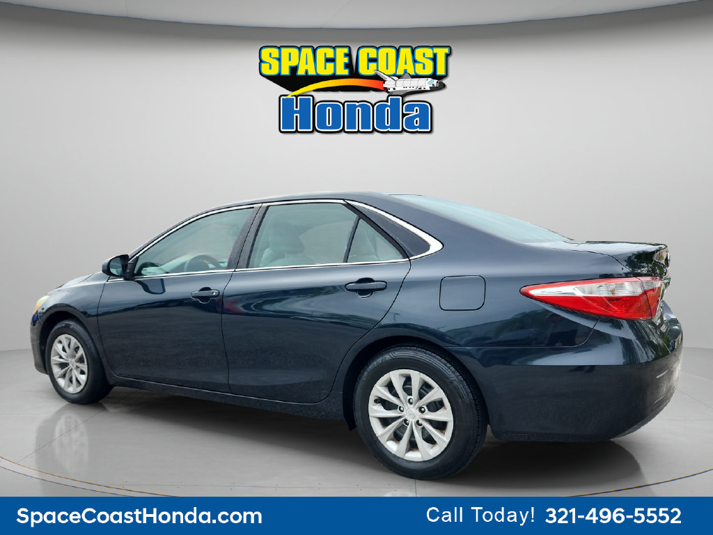 Used 2015 Toyota Camry LE FWD image 5