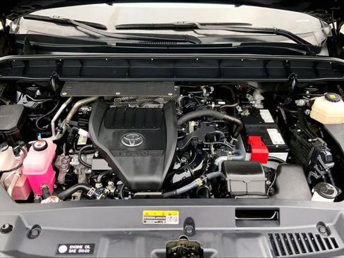 Certified 2024 Toyota Highlander LE image 31