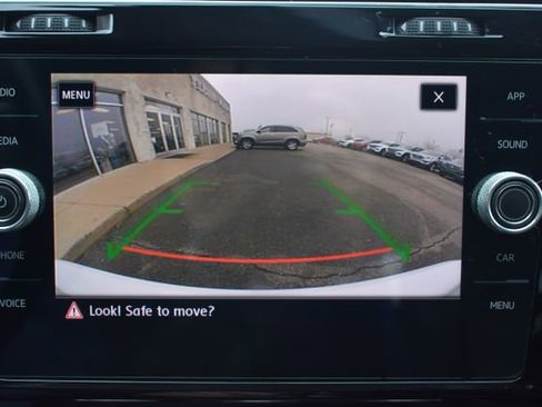 Used 2018 Volkswagen GTI SE w/ SE Leather Package image 27