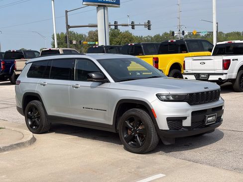 Used 2021 Jeep Grand Cherokee L Laredo AWD/4WD image 7