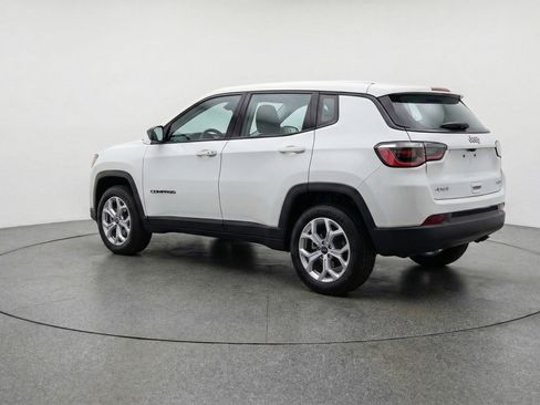 Used 2025 Jeep Compass Latitude image 6