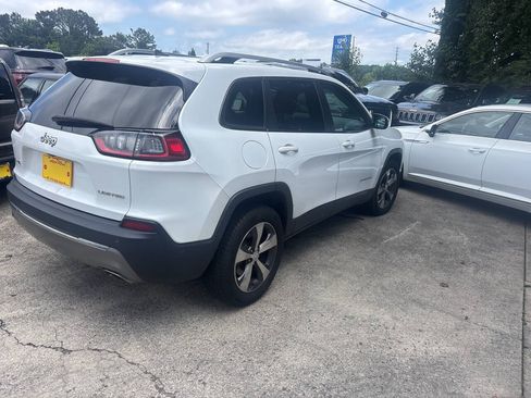 Used 2019 Jeep Cherokee Limited w/ Technology Group AWD/4WD image 5