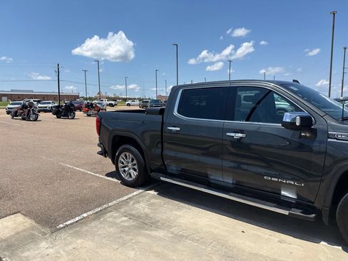 Used 2021 GMC Sierra 1500 Denali w/ Technology Package AWD/4WD image 6