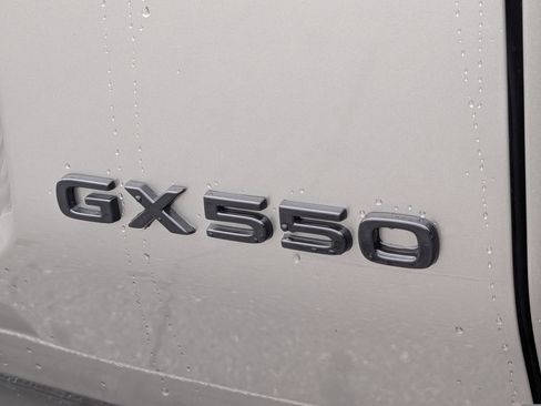 Used 2024 Lexus GX 550 image 9