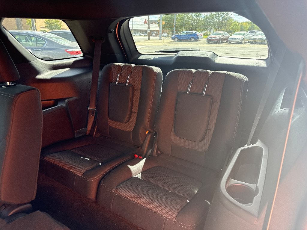 Used 2017 Ford Explorer XLT AWD/4WD image 13