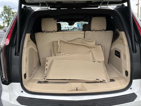 Used 2023 Cadillac Escalade Premium Luxury AWD/4WD image 22