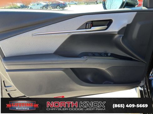 Used 2025 Toyota Camry LE image 5