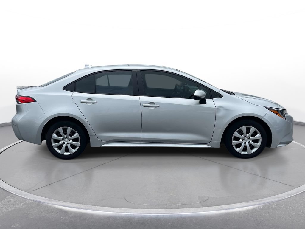 Used 2025 Toyota Corolla LE FWD image 3