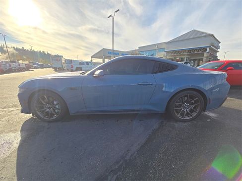 Used 2025 Ford Mustang GT Premium image 16