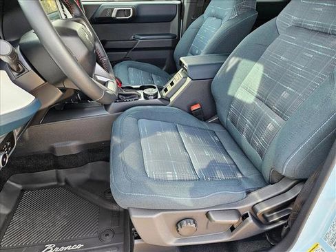 New 2025 Ford Bronco Heritage Edition image 4