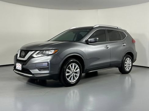 Used 2018 Nissan Rogue SV AWD/4WD image 2