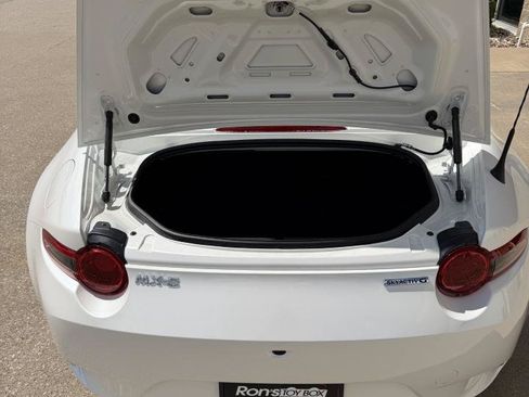 Used 2023 MAZDA MX-5 Miata Grand Touring RWD image 9