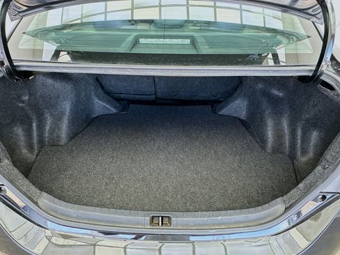 Used 2019 Toyota Corolla LE w/ Carpet Mat Package (TMS) FWD image 15