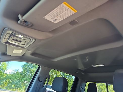 Used 2022 GMC Sierra 1500 Elevation w/ Preferred Package AWD/4WD image 33