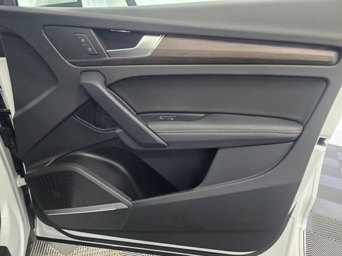 Certified 2025 Audi Q5 2.0T Premium Plus image 27