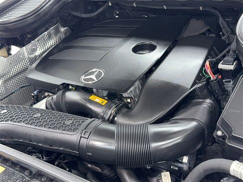 Used 2022 Mercedes-Benz GLE 350 4MATIC w/ AMG Line Exterior image 60