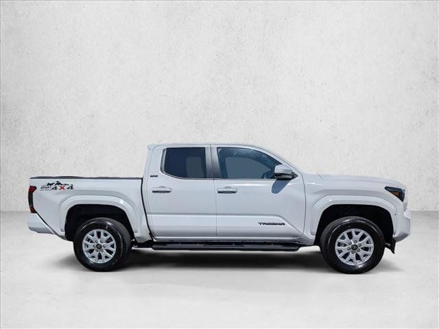 Used 2025 Toyota Tacoma SR5 AWD/4WD image 4