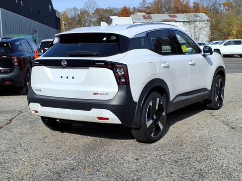 New 2025 Nissan Kicks SR image 3