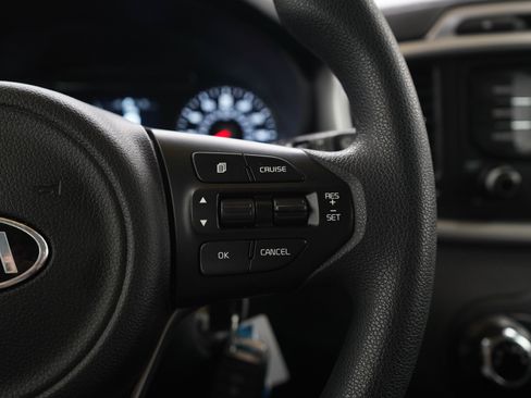 Used 2017 Kia Sorento FWD image 25