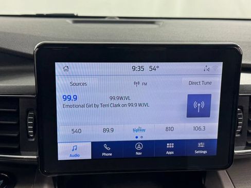 Used 2024 Ford Explorer XLT w/ Equipment Group 202A AWD/4WD image 27