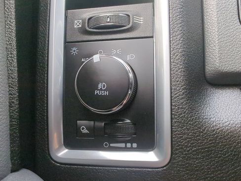 Used 2019 RAM 1500 Big Horn AWD/4WD image 26