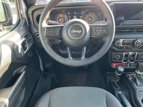 Used 2024 Jeep Wrangler Unlimited Rubicon w/ Technology Group AWD/4WD image 18