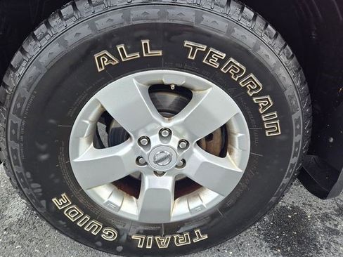 Used 2012 Nissan Frontier SV w/ SV Premium Utility Pkg image 21