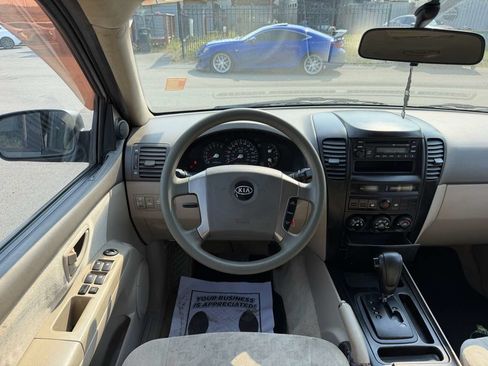 Used 2005 Kia Sorento 2WD image 14