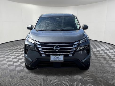 Used 2025 Nissan Rogue SV AWD/4WD image 2