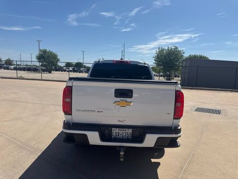 Used 2018 Chevrolet Colorado LT w/ LT Convenience Package RWD image 4