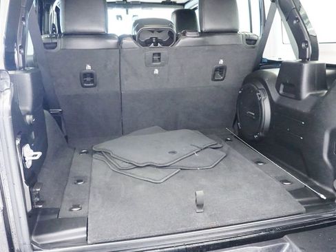Used 2021 Jeep Wrangler Unlimited Rubicon w/ Uconnect 4C Nav & Sound Group AWD/4WD image 16