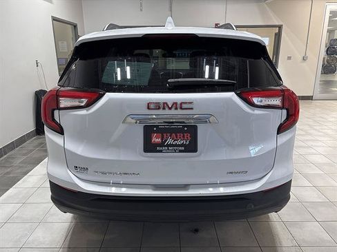 Used 2022 GMC Terrain SLE w/ Driver Convenience Package AWD/4WD image 3